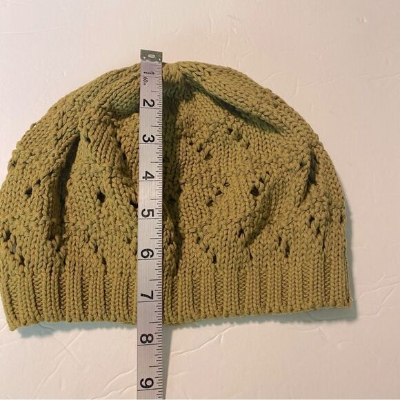 Urban Outfitters Pins & Needle open knot green scull beanie hat - Picture 4 of 8